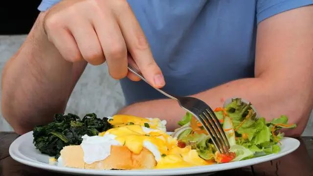 小王的飲食革命：如何通過均衡飲食找回健康？